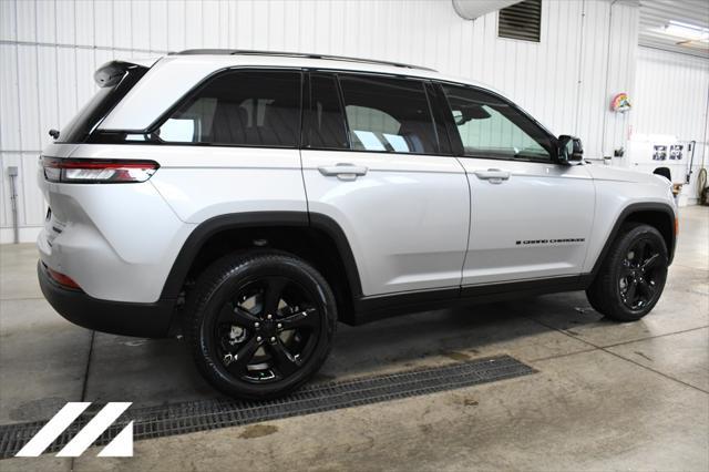 new 2024 Jeep Grand Cherokee car, priced at $51,595