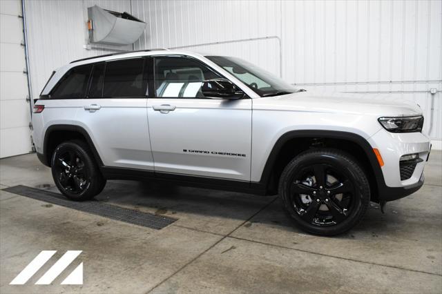 new 2024 Jeep Grand Cherokee car, priced at $51,595