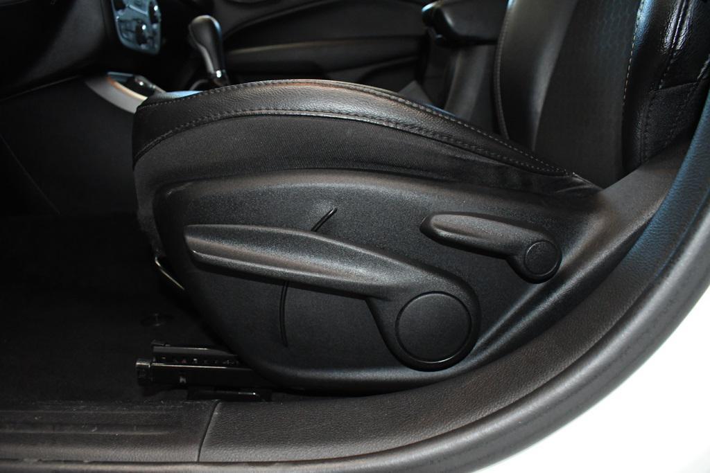 used 2020 Jeep Compass car, priced at $15,390