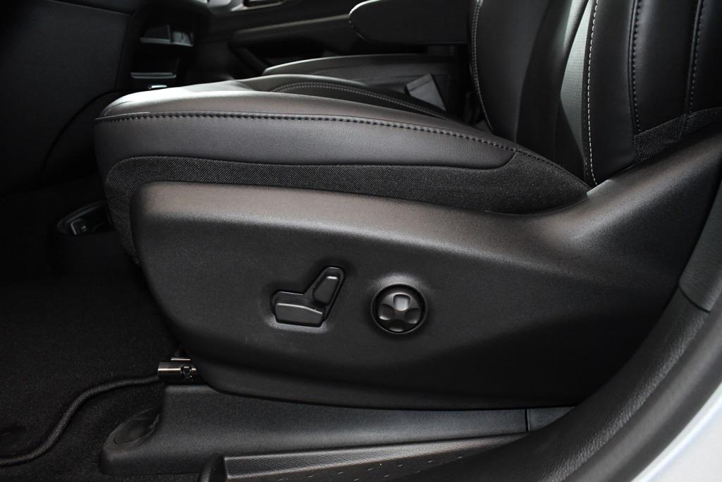 new 2026 Chrysler Pacifica car, priced at $47,695