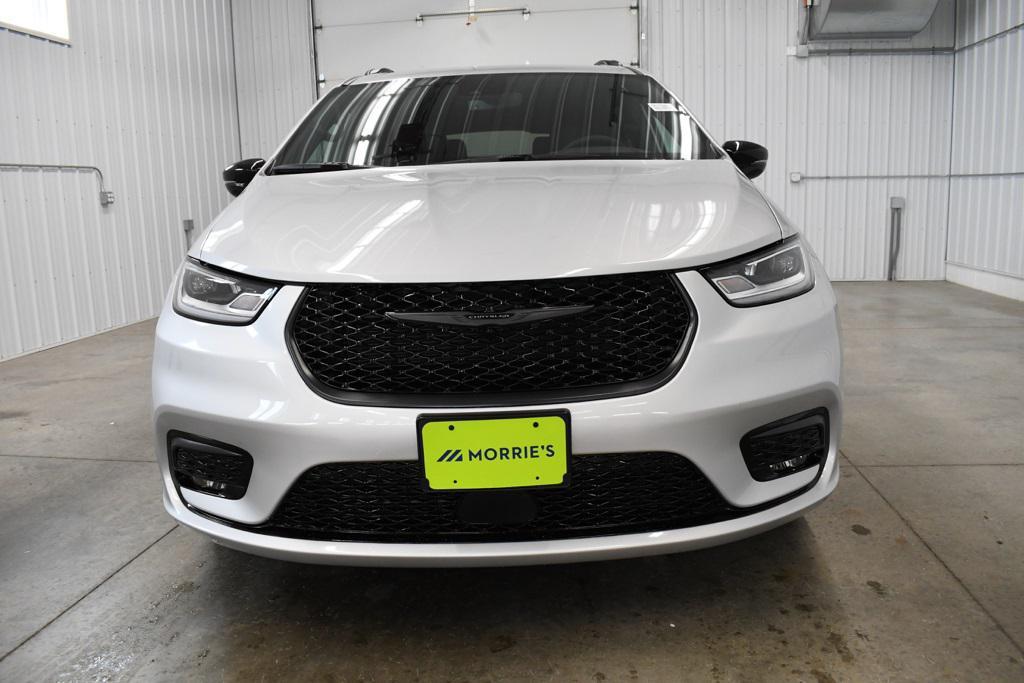 new 2026 Chrysler Pacifica car, priced at $47,695