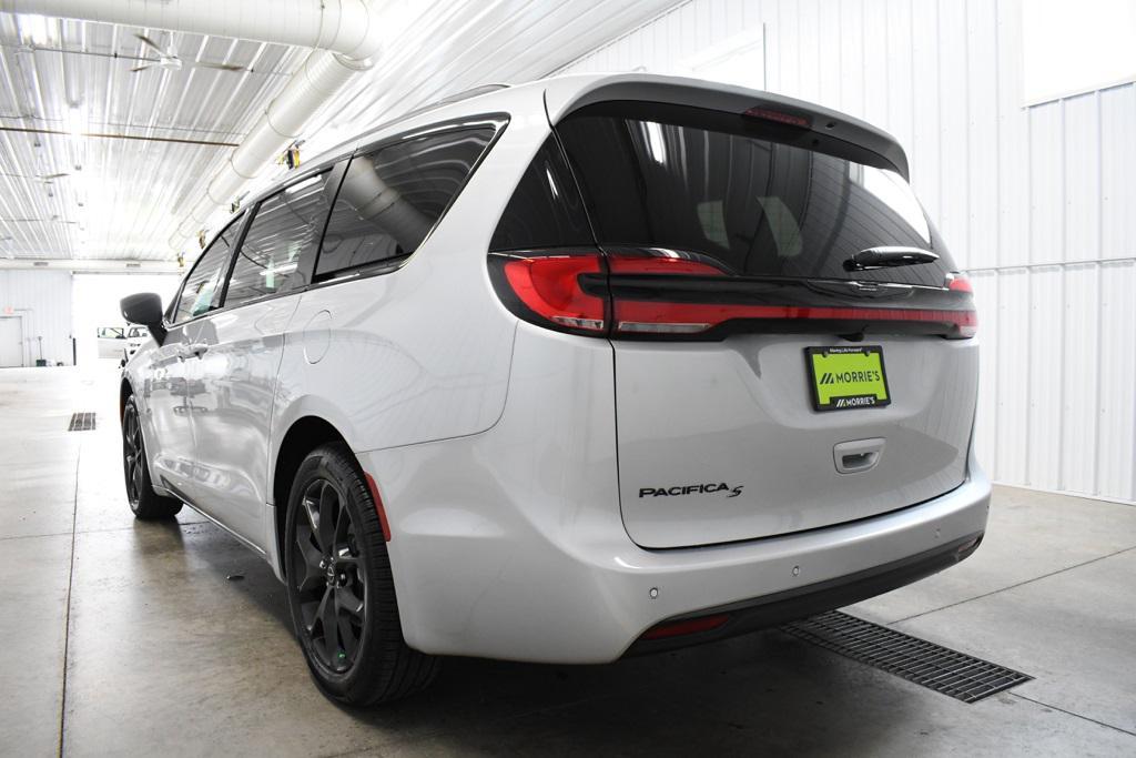 new 2026 Chrysler Pacifica car, priced at $47,695