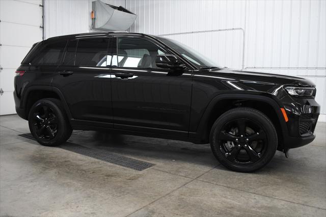 used 2024 Jeep Grand Cherokee car, priced at $40,580