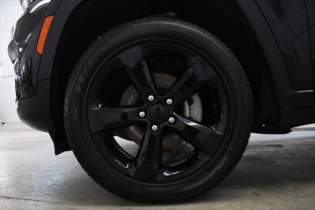 used 2024 Jeep Grand Cherokee car, priced at $40,580