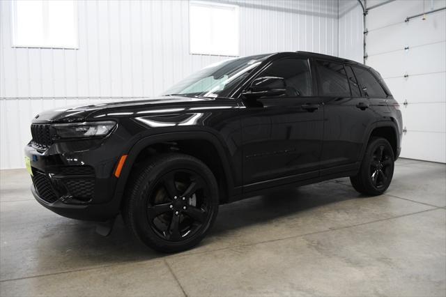 used 2024 Jeep Grand Cherokee car, priced at $40,580