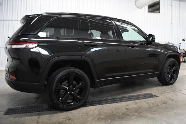 used 2024 Jeep Grand Cherokee car, priced at $40,580