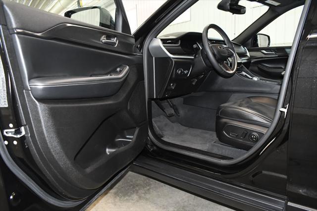 used 2024 Jeep Grand Cherokee car, priced at $40,580