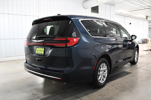 new 2025 Chrysler Pacifica car, priced at $42,920