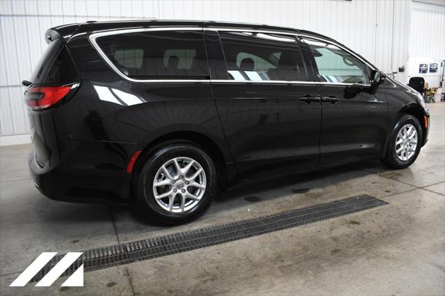 new 2024 Chrysler Pacifica car, priced at $41,158