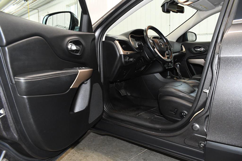 used 2018 Jeep Cherokee car, priced at $14,790