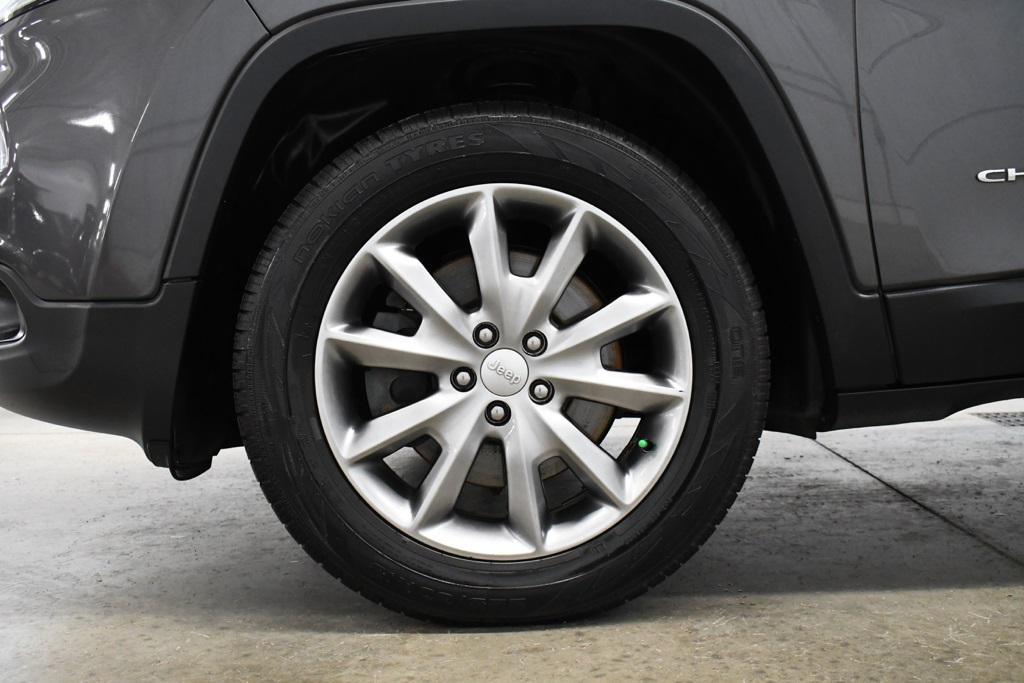 used 2018 Jeep Cherokee car, priced at $14,790