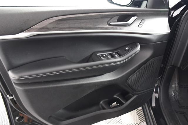 used 2024 Jeep Grand Cherokee L car, priced at $37,880