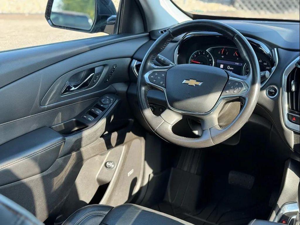used 2020 Chevrolet Traverse car, priced at $25,300