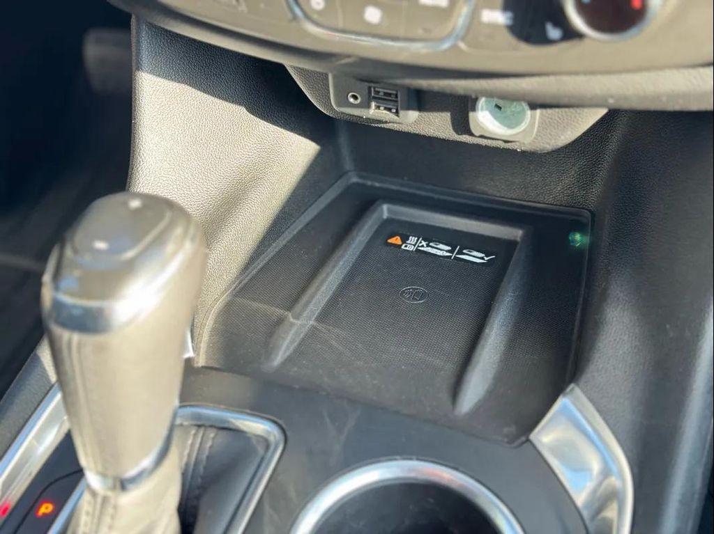 used 2020 Chevrolet Traverse car, priced at $25,300