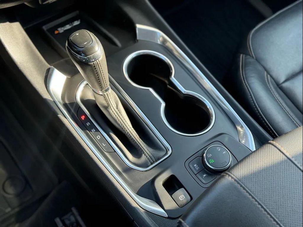 used 2020 Chevrolet Traverse car, priced at $25,300