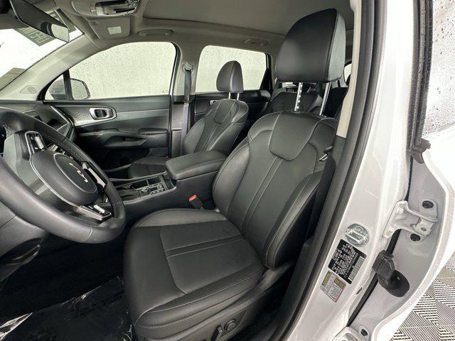used 2025 Kia Sorento car, priced at $32,998