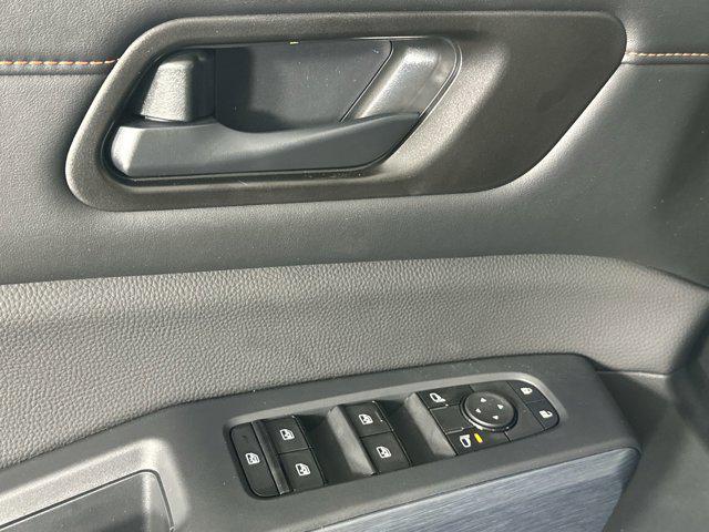 new 2025 Nissan Pathfinder car, priced at $44,000