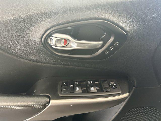 used 2021 Jeep Cherokee car, priced at $15,798