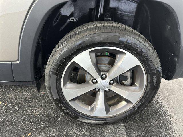 used 2021 Jeep Cherokee car, priced at $15,798