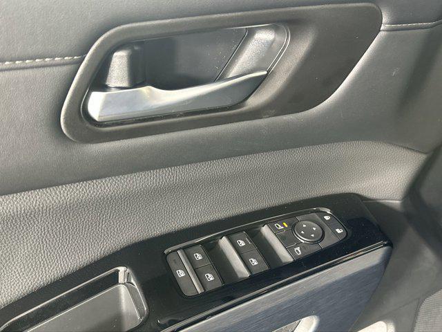 new 2025 Nissan Pathfinder car, priced at $46,553