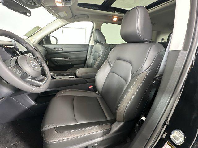 new 2025 Nissan Pathfinder car, priced at $46,553
