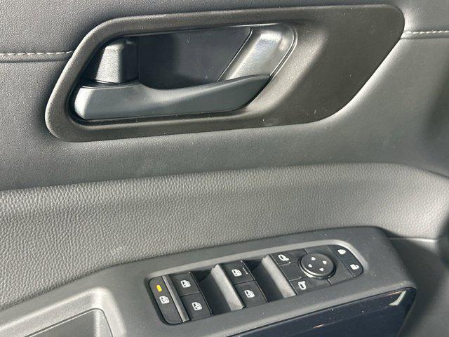 new 2025 Nissan Pathfinder car, priced at $36,221