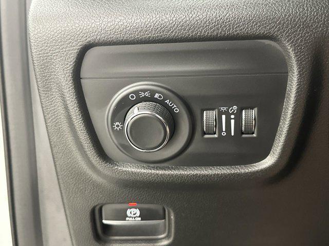 used 2022 Jeep Grand Cherokee car, priced at $24,198