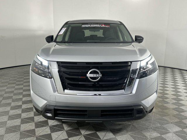 new 2024 Nissan Pathfinder car, priced at $27,999