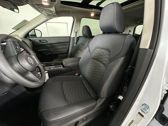 new 2025 Nissan Pathfinder car, priced at $41,606
