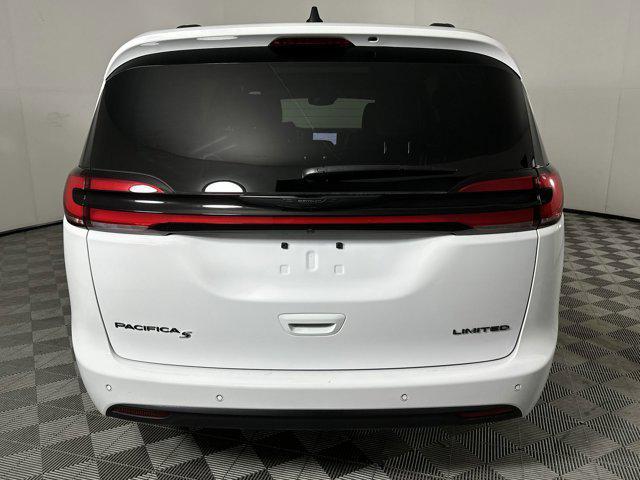 used 2025 Chrysler Pacifica car, priced at $35,698