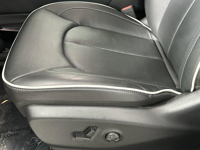 used 2025 Chrysler Pacifica car, priced at $35,698