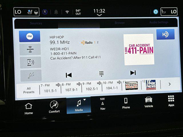 used 2025 Chrysler Pacifica car, priced at $35,698