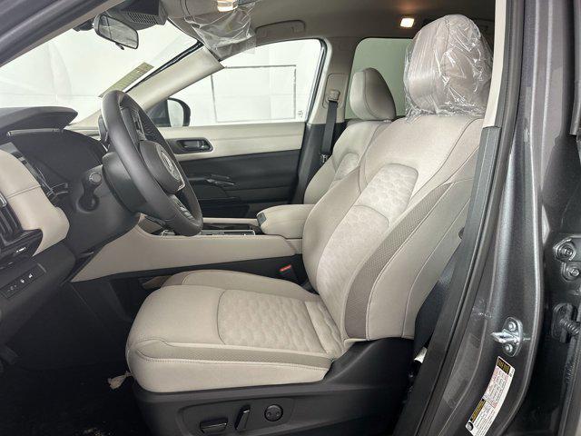 new 2025 Nissan Pathfinder car, priced at $39,405