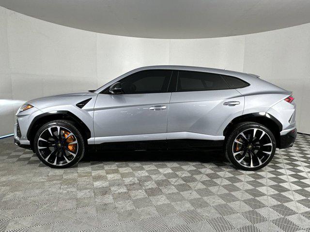 used 2022 Lamborghini Urus car, priced at $218,698