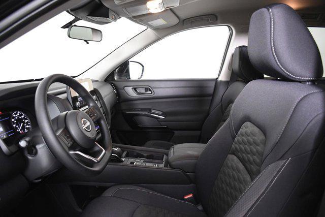 new 2025 Nissan Pathfinder car, priced at $35,207