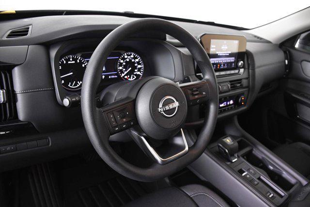 new 2025 Nissan Pathfinder car, priced at $35,207