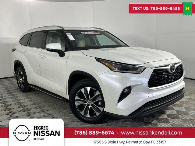 used 2021 Toyota Highlander car, priced at $31,491