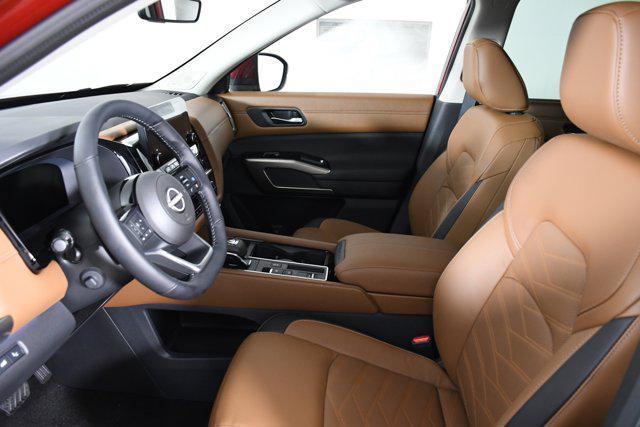 new 2024 Nissan Pathfinder car, priced at $43,216