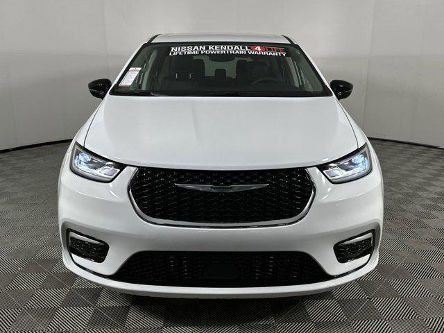 used 2024 Chrysler Pacifica Hybrid car, priced at $28,798