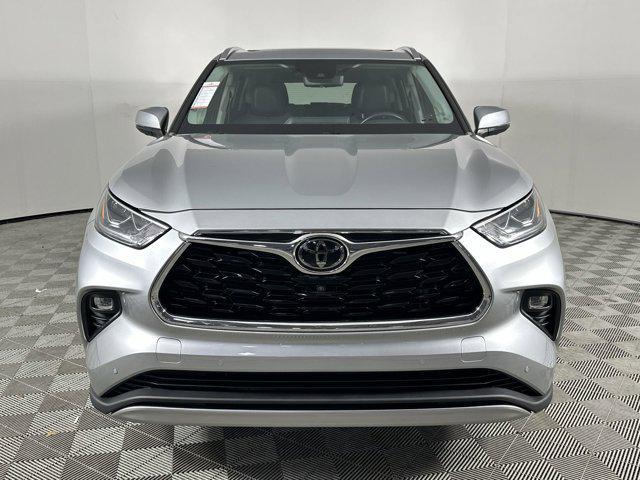 used 2021 Toyota Highlander car, priced at $39,498