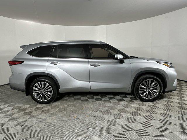 used 2021 Toyota Highlander car, priced at $39,498