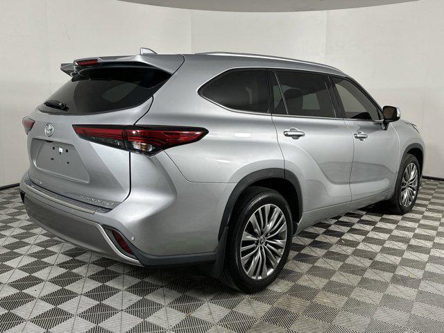 used 2021 Toyota Highlander car, priced at $39,498