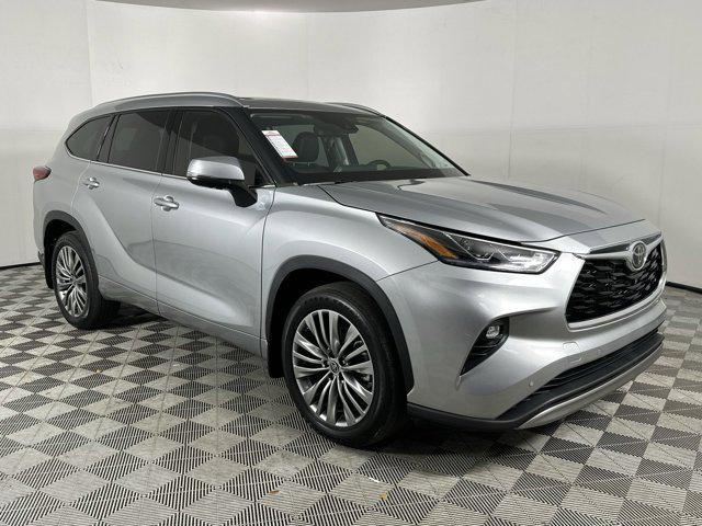 used 2021 Toyota Highlander car, priced at $39,498