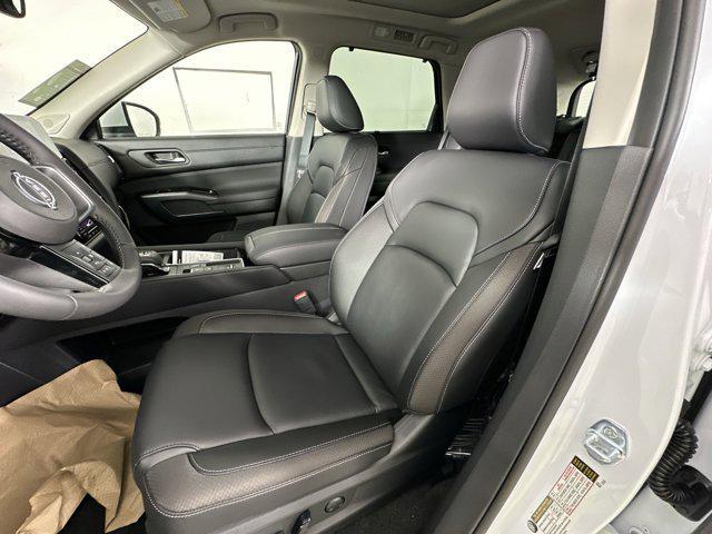 new 2025 Nissan Pathfinder car, priced at $45,073