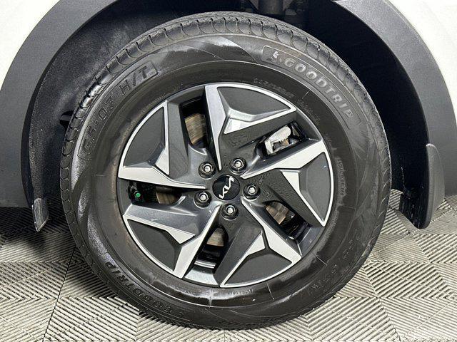 used 2023 Kia Sorento Hybrid car, priced at $21,998