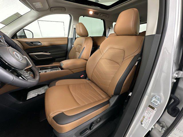new 2025 Nissan Pathfinder car, priced at $46,782