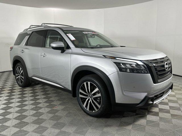 new 2025 Nissan Pathfinder car, priced at $46,782