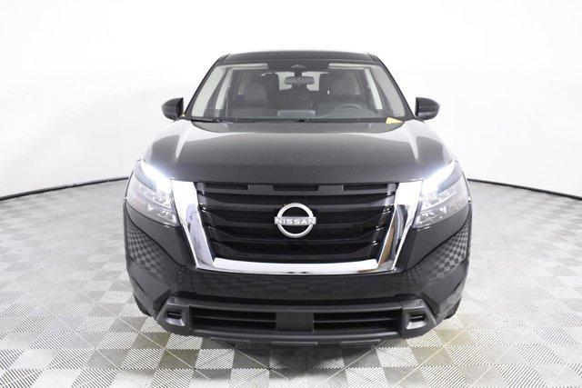 new 2025 Nissan Pathfinder car, priced at $33,221