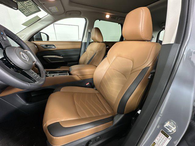 new 2025 Nissan Pathfinder car, priced at $48,943