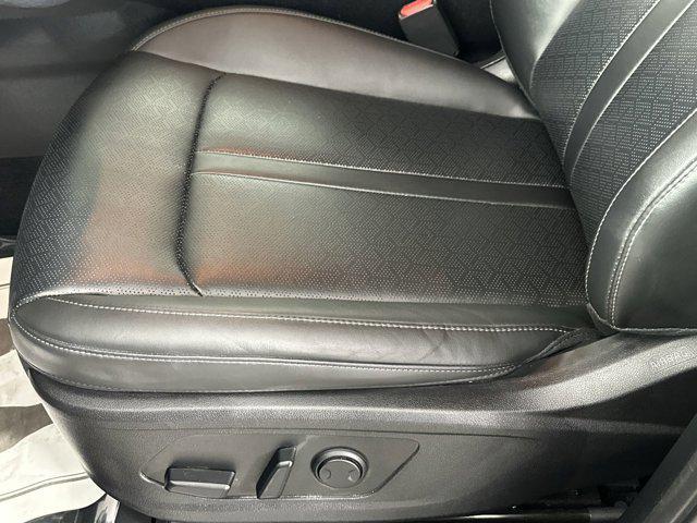 used 2023 Kia Sorento car, priced at $22,998
